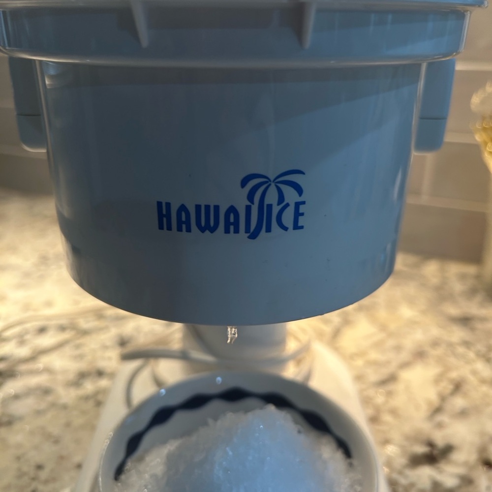 Hawaii Ice Shaver (working) - Picture 3 of 7
